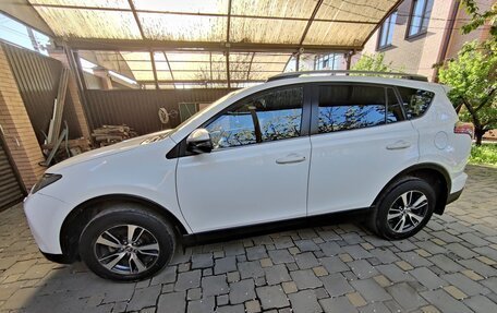 Toyota RAV4, 2016 год, 2 300 000 рублей, 2 фотография
