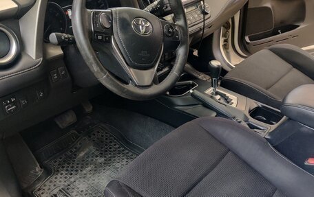 Toyota RAV4, 2016 год, 2 300 000 рублей, 5 фотография
