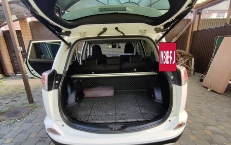Toyota RAV4, 2016 год, 2 300 000 рублей, 4 фотография