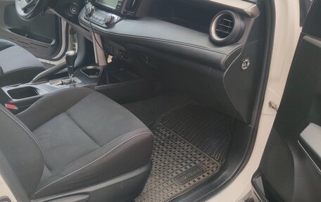 Toyota RAV4, 2016 год, 2 300 000 рублей, 6 фотография