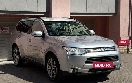 Mitsubishi Outlander III рестайлинг 3, 2012 год, 1 350 000 рублей, 3 фотография