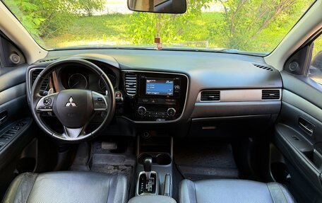 Mitsubishi Outlander III рестайлинг 3, 2012 год, 1 350 000 рублей, 13 фотография