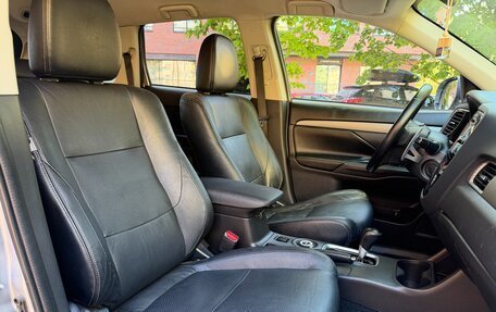 Mitsubishi Outlander III рестайлинг 3, 2012 год, 1 350 000 рублей, 15 фотография