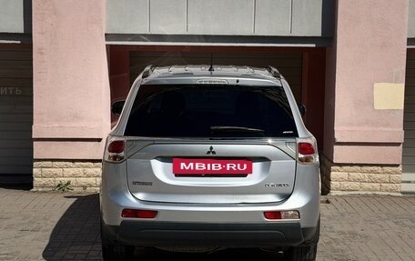 Mitsubishi Outlander III рестайлинг 3, 2012 год, 1 350 000 рублей, 6 фотография