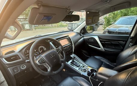 Mitsubishi Pajero Sport III рестайлинг, 2018 год, 2 799 000 рублей, 6 фотография
