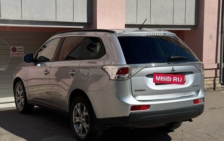 Mitsubishi Outlander III рестайлинг 3, 2012 год, 1 350 000 рублей, 7 фотография