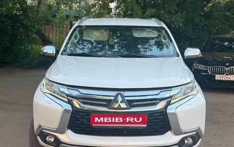 Mitsubishi Pajero Sport III рестайлинг, 2018 год, 2 799 000 рублей, 2 фотография