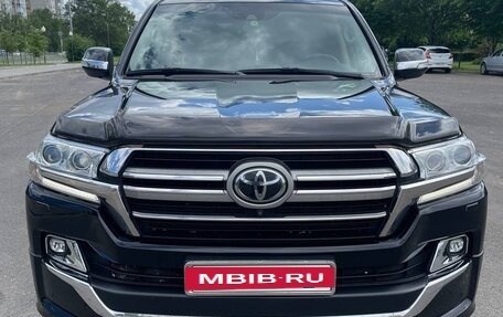 Toyota Land Cruiser 200, 2019 год, 8 100 000 рублей, 2 фотография