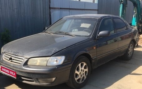 Toyota Camry, 2001 год, 260 000 рублей, 1 фотография
