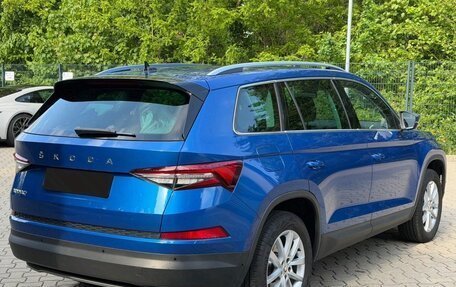 Skoda Kodiaq I, 2023 год, 2 750 000 рублей, 4 фотография