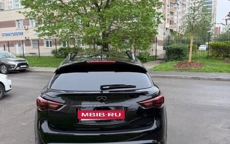 Infiniti QX70, 2015 год, 3 300 000 рублей, 8 фотография