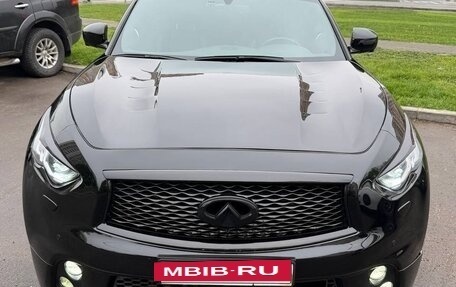 Infiniti QX70, 2015 год, 3 300 000 рублей, 13 фотография