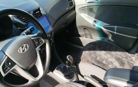 Hyundai Solaris II рестайлинг, 2014 год, 1 150 000 рублей, 10 фотография