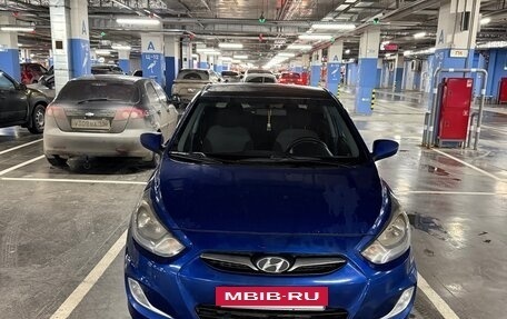 Hyundai Solaris II рестайлинг, 2012 год, 700 000 рублей, 2 фотография