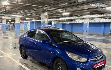 Hyundai Solaris II рестайлинг, 2012 год, 700 000 рублей, 3 фотография