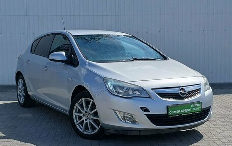 Opel Astra J, 2011 год, 649 000 рублей, 2 фотография
