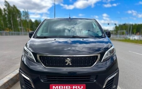 Peugeot Traveller I, 2022 год, 3 300 000 рублей, 2 фотография