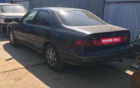 Toyota Camry, 2001 год, 260 000 рублей, 2 фотография