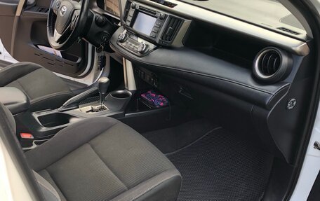 Toyota RAV4, 2014 год, 1 990 000 рублей, 5 фотография