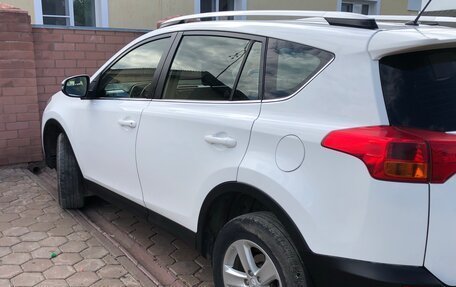 Toyota RAV4, 2014 год, 1 990 000 рублей, 3 фотография
