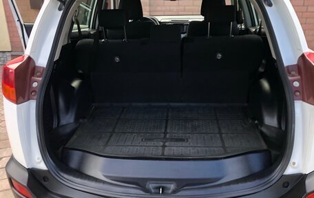 Toyota RAV4, 2014 год, 1 990 000 рублей, 6 фотография