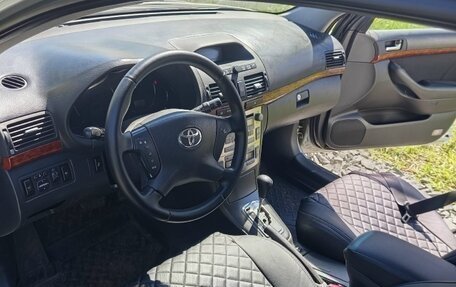 Toyota Avensis III рестайлинг, 2005 год, 800 000 рублей, 7 фотография