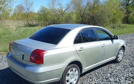 Toyota Avensis III рестайлинг, 2005 год, 800 000 рублей, 2 фотография