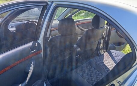 Toyota Avensis III рестайлинг, 2005 год, 800 000 рублей, 6 фотография