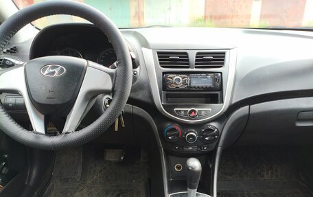 Hyundai Solaris II рестайлинг, 2013 год, 450 000 рублей, 6 фотография