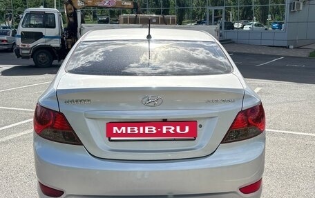 Hyundai Solaris II рестайлинг, 2011 год, 970 000 рублей, 4 фотография