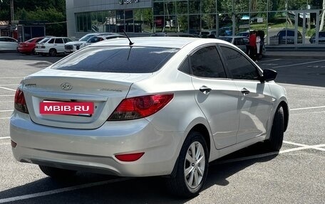Hyundai Solaris II рестайлинг, 2011 год, 970 000 рублей, 6 фотография