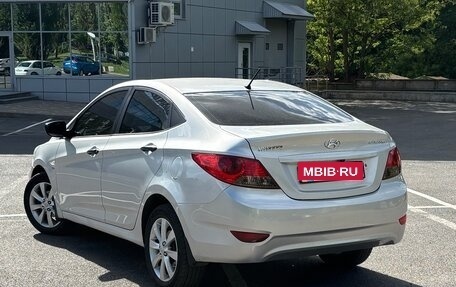Hyundai Solaris II рестайлинг, 2011 год, 970 000 рублей, 5 фотография