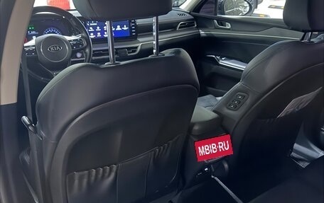 KIA K5, 2020 год, 2 400 000 рублей, 10 фотография