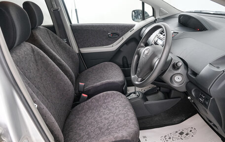 Toyota Vitz, 2010 год, 749 000 рублей, 8 фотография