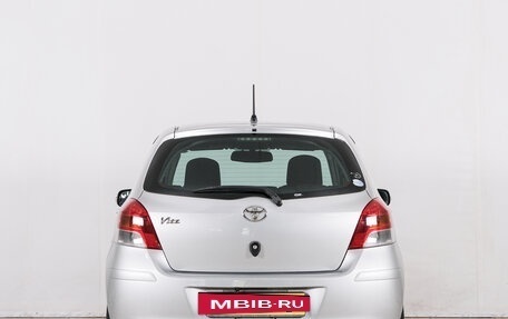 Toyota Vitz, 2010 год, 749 000 рублей, 6 фотография