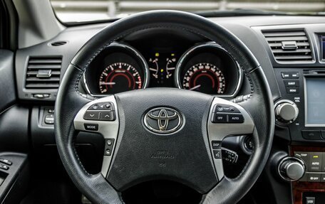 Toyota Highlander III, 2011 год, 2 648 000 рублей, 16 фотография