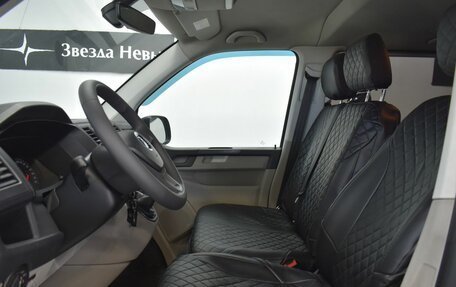 Volkswagen Caravelle T6 рестайлинг, 2017 год, 2 290 000 рублей, 10 фотография