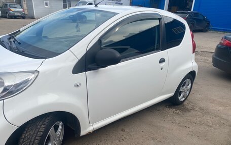 Peugeot 107 I рестайлинг, 2011 год, 270 000 рублей, 4 фотография