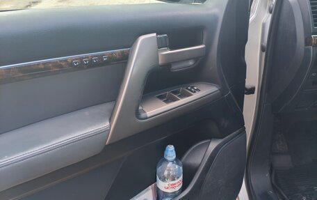 Toyota Land Cruiser 200, 2008 год, 2 600 000 рублей, 6 фотография
