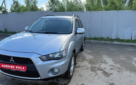Mitsubishi Outlander III рестайлинг 3, 2012 год, 1 400 000 рублей, 8 фотография