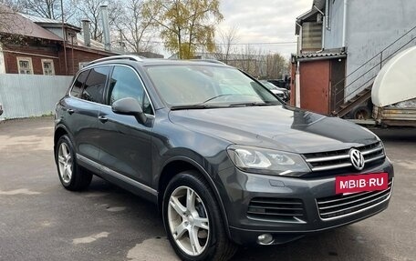 Volkswagen Touareg III, 2013 год, 1 980 000 рублей, 2 фотография