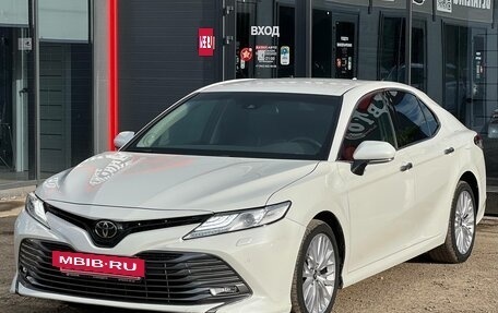 Toyota Camry, 2020 год, 2 940 000 рублей, 6 фотография