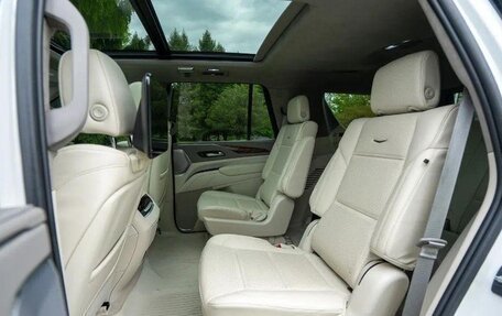 Cadillac Escalade V, 2024 год, 13 432 000 рублей, 8 фотография