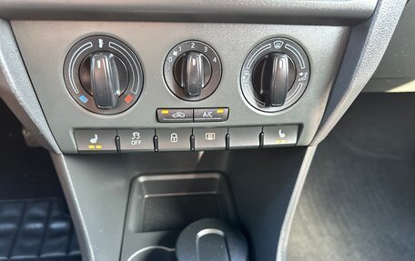 Skoda Rapid I, 2015 год, 1 090 000 рублей, 16 фотография