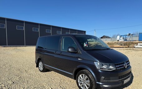 Volkswagen Multivan T6 рестайлинг, 2018 год, 3 850 000 рублей, 7 фотография