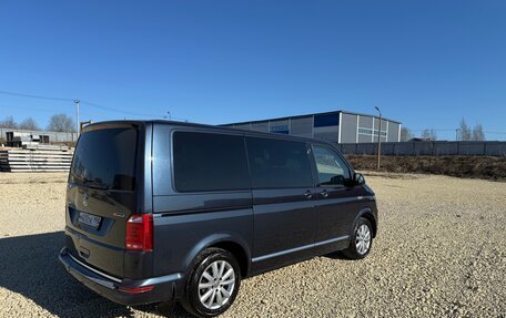 Volkswagen Multivan T6 рестайлинг, 2018 год, 3 850 000 рублей, 6 фотография