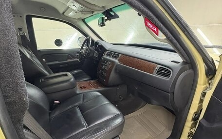 Chevrolet Tahoe III, 2010 год, 2 200 000 рублей, 2 фотография