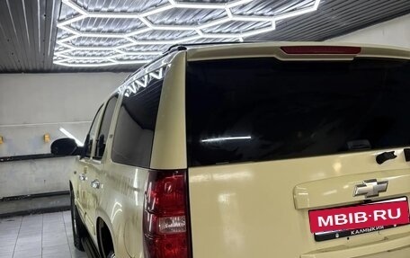 Chevrolet Tahoe III, 2010 год, 2 200 000 рублей, 3 фотография