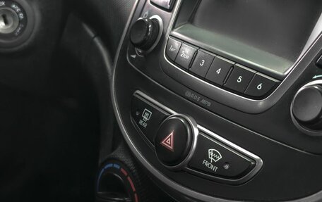 Hyundai Solaris II рестайлинг, 2015 год, 949 900 рублей, 10 фотография