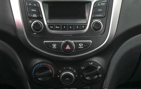 Hyundai Solaris II рестайлинг, 2015 год, 949 900 рублей, 13 фотография